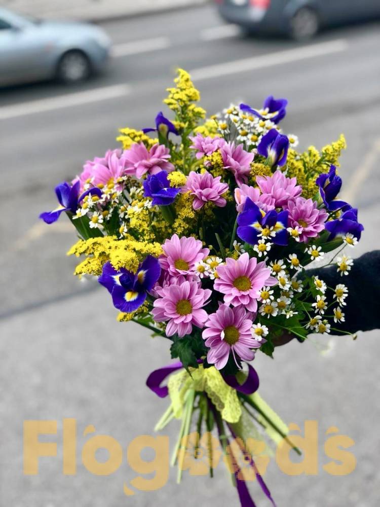 Букет «Фантазия» за 6 210 руб. Букет «Фантазия» за 6 210 руб.