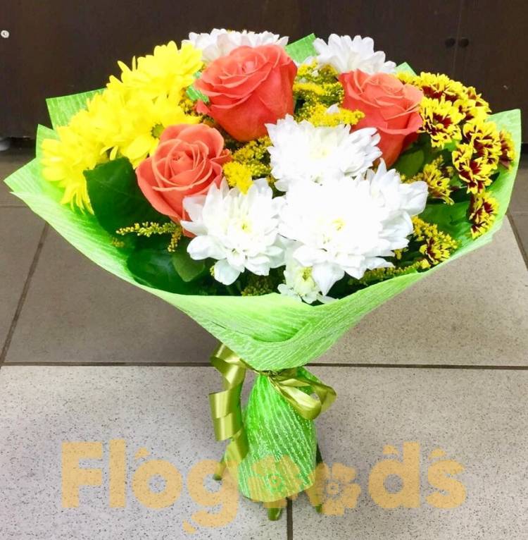 Букет из роз и хризантем кустовых
 Букет «Вкус праздника» за 7 070 руб.