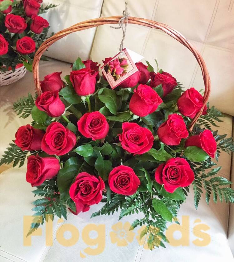 Корзина из красных роз Корзина «Донна роза» за 12 290 руб.